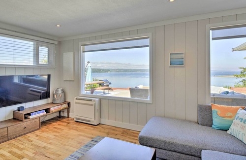 Hansville Villa | Chic Hansville Getaway Near Beach + Trail!