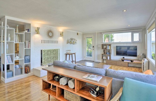Hansville Villa | Chic Hansville Getaway Near Beach + Trail!