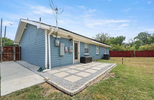 Oak Cliff House | Chic Haven: Home away from home!
