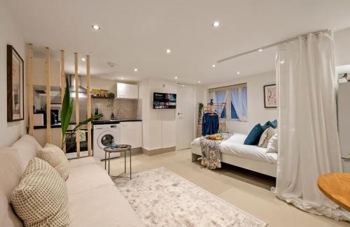 Harrow Road Apartment | Chic Hideaway in Little Venice