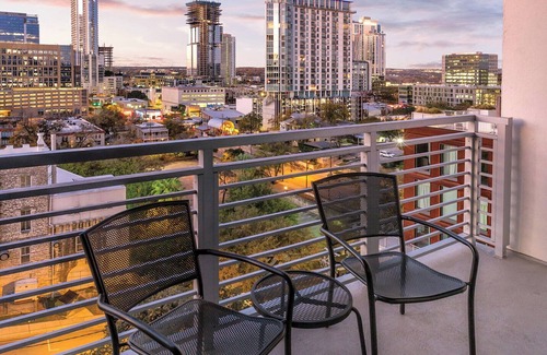 Civic District Apartment | Chic hotel suite/1 BR Apartment in brilliant Austin with fitness room, WiFi, AC