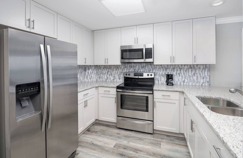 Morehead City Apartment | Chic hotel suite with fitness room and WiFi in beautiful Downtown Morehead City