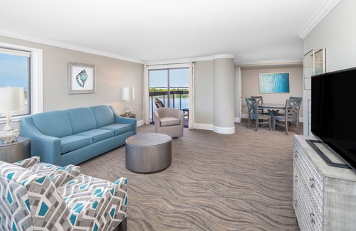 Morehead City Apartment | Chic hotel suite with fitness room and WiFi in beautiful Downtown Morehead City