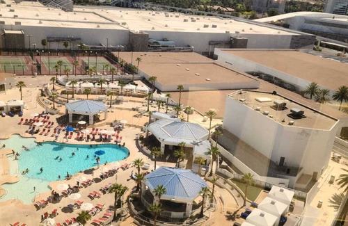 Winchester Apartment | Chic hotel suite with fitness room and AC in marvelous Las Vegas