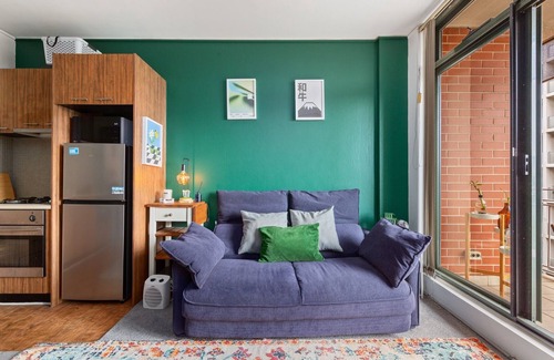 Chippendale Apartment | Chic Inner-City 1 Bedroom with Private Balcony