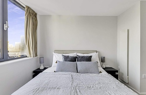 Kensal Green Apartment | Chic Kensal Green Retreat
