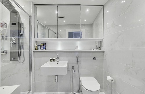 Kensal Green Apartment | Chic Kensal Green Retreat