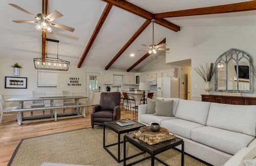 Northport House | Chic Lakeside Hideaway - Luxury Family Retreat