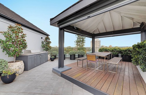Cremorne Apartment | Chic Loft Style Apartment Close to Everything