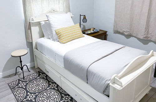 Tampa House | Chic Loft with 2 Bed & 1 Bathroom