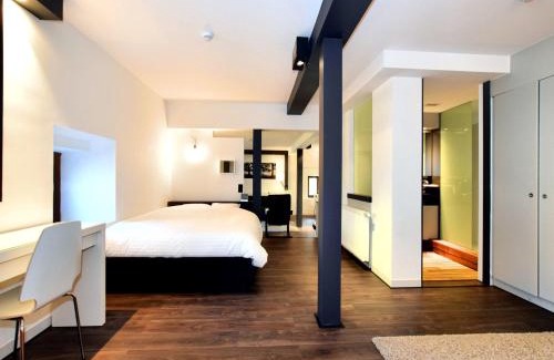 Robertville House | Chic Mansion in Robertville
