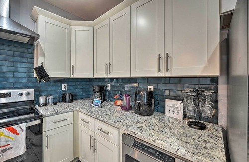 Downtown Memphis Cottage | Chic Memphis Home w/Deck ~ 2 Mi to Dtwn!