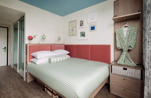 Flamingo/Lummus Hotel | Chic Miami Beachfront Stay With Stunning Ocean Views & Poolside Events