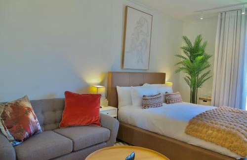 Century City Apartment | Chic Minimalist City Retreat