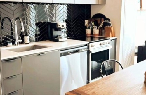 Parkdale Apartment | Chic modern apartment In Toronto's vibrant west end