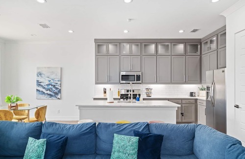 Cedar Crest House | Chic Modern New Build - Great For Large Families