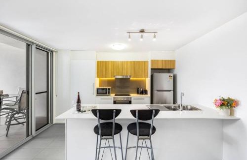 Kelvin Grove Apartment | Chic Modern Retreat 1BR Apt w pool Kelvin Grove