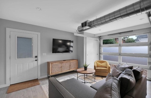 San Marco Apartment | Chic & modern studio in the heart of San Marco!