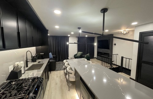Vernon Ski Chalet | Chic Mountain Creek Chalet – 2 BDR in Great Gorge Village, Amenities Galore!