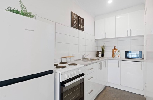 Murrumbeena Apartment | Chic Murrumbeena Retreat