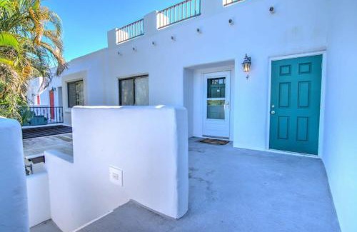 Central Naples House | Chic Naples Getaway - Tennis Pool Comfort