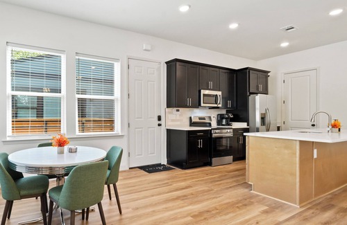 Downtown Memphis House | Chic new build 2BR/2BA near downtown Memphis
