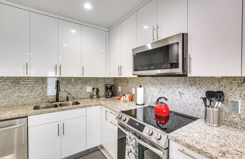 North Miami House | Chic North Miami House ~ 7 Mi to Hard Rock Stadium