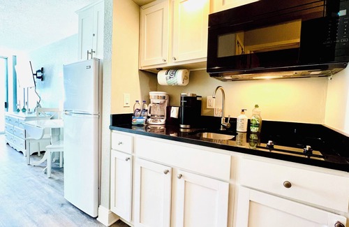 Myrtle Beach Resort | Chic Oceanfront Condo on 11th Floor w/Balcony & Kitchen, Sleeps 4, Resort Pools