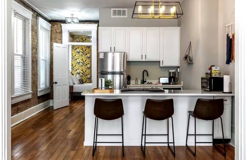 Mount Auburn Condo | Chic Pendleton Condo, Steps from OTR/Stadiums/Casino, W/D in unit, Shared Patio