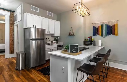 Mount Auburn Condo | Chic Pendleton Condo, Steps from OTR/Stadiums/Casino, W/D in unit, Shared Patio