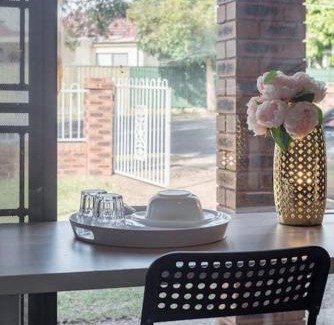 Berala House | Chic Queen Room - Nearby Station & Olympic Park - Shared Bathroom