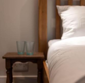 Bristol Hotel | Chic Redland Room - Great Location - Free WiFi