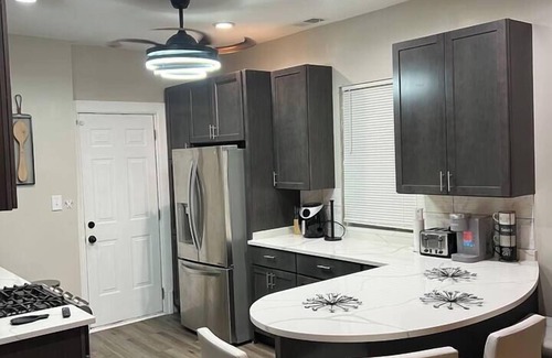 Roseland Apartment | Chic Retreat, Chic Retreat "Your Urban Getaway"