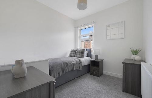 Loftus Apartment | Chic Retreat Coastal Town Sleeps 4