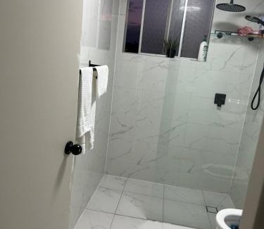 Granville Apartment | Chic Retreat in Granville - steps to train !