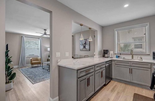 Southbank Apartment | Chic Riverfront Apartment in Downtown San Marco