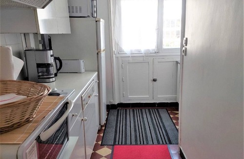 Chaillot Apartment | CHIC,SPACIOUS,CENTRAL/CHAMPS ELYSEES/ARC of TRIUMPH/Palais des Congres/EIFFEL/AC