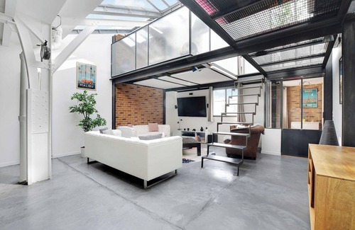 Quartier de la Folie-Mericourt Apartment | Chic & Spacious Loft 3br/6p Paris Center