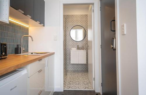 Darlinghurst Apartment | Chic Studio C Oasis in the Heart of Darlinghurst