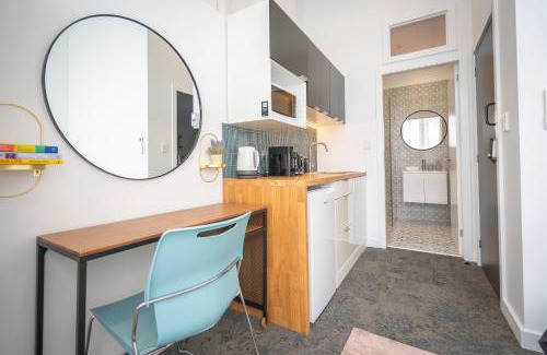 Darlinghurst Apartment | Chic Studio C Oasis in the Heart of Darlinghurst