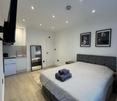 Heston Apartment | Chic Studio Living