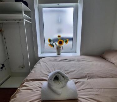 Splott Apartment | Chic Studio Near Cardiff Hub