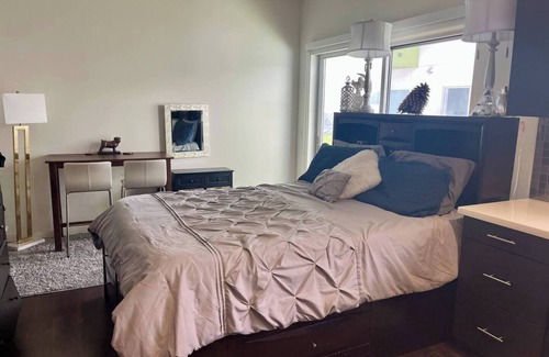 Sunset Park Apartment | Chic studio with AC, WiFi in Santa Monica