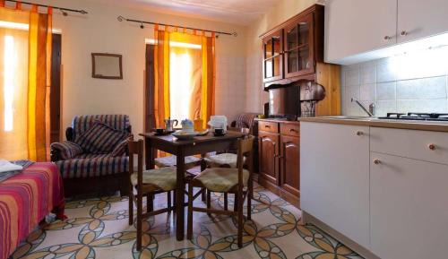 Castelbuono Apartment | Chic studio with mountain view in Castelbuono 18 m² + Balcony