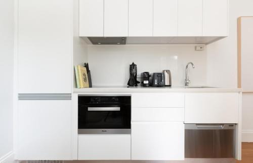 Lewisham Apartment | Chic Studio With Patio 20 min From CBD
