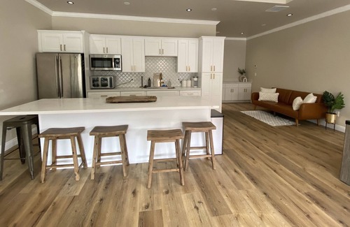Hillcrest Cottage | Chic stylish home minutes away from everything in hillcrest