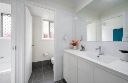 Mount Colah House | Chic Stylish King Bedroom