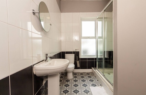 Eccles Bed & Breakfast | Chic Suite 4: Private Top Floor Room