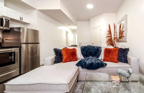 Jasper Place House | Chic Suite - Long Stays - King Bed - Fireplace &WiFin