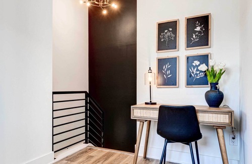 Windsor Park House | Chic Townhouse 2 Mi to Downtown Indianapolis